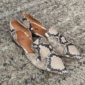 Franco Sarto A-Toby open sides snakeskin pointed to flats size 7